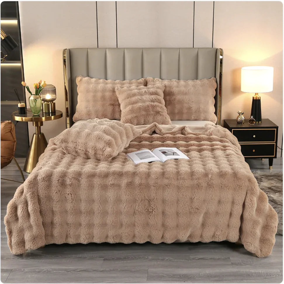 Luxurious Dual-Layer Cozy Fur Blanket