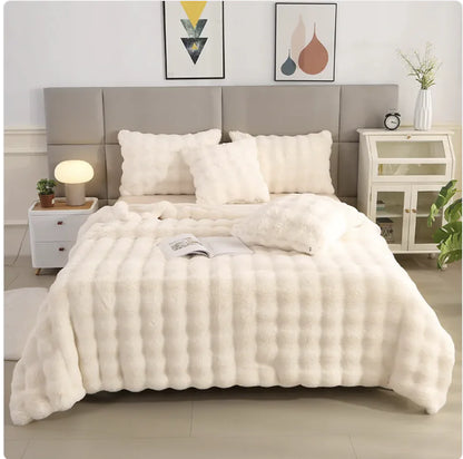 Luxurious Dual-Layer Cozy Fur Blanket